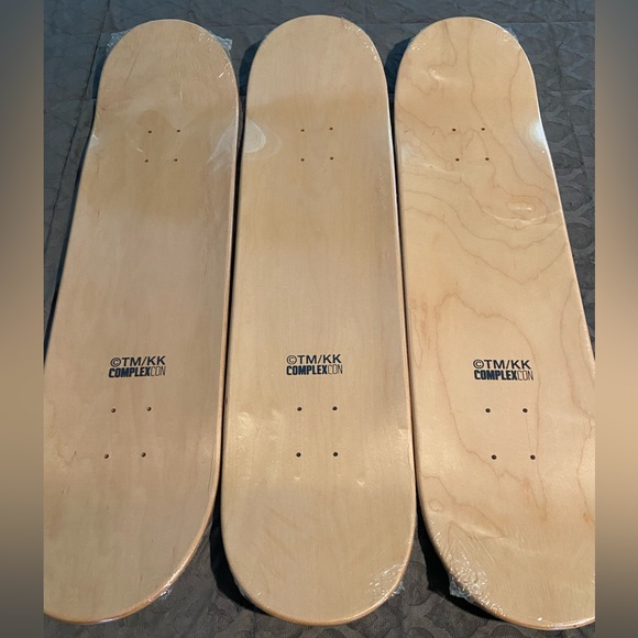 *NWT* Takashi Murakami × ComplexCon Eden
Skateboard Deck (Set of 3) *Deadstock* - Picture 12 of 13